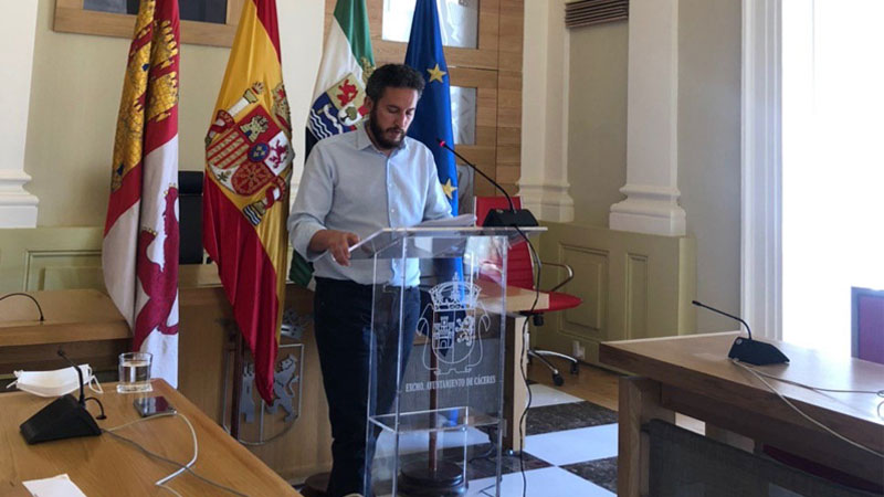 El Ayuntamiento de Cáceres instala un ascensor en la Casa de Cultura Mejostilla-Gredos