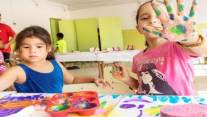 La Caixa colabora con Ayuda en Acción en la lucha contra la pobreza infantil en Cáceres