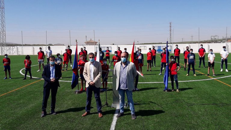 Guareña cuenta con un nuevo campo de fútbol de césped artificial