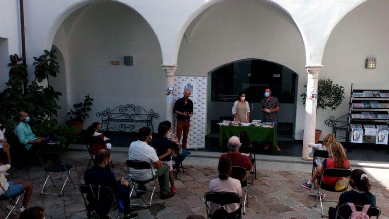La asociación Amigos de Badajoz entrega los premios de su concurso de dibujos