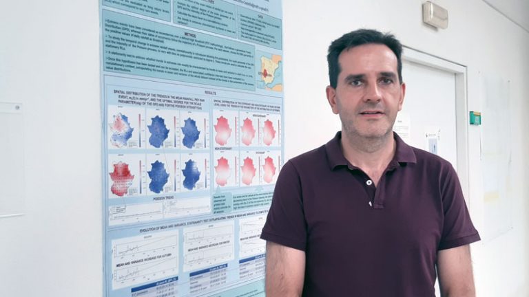 Un estudio alerta del aumento de temperaturas previsto en la región. Grada 149. Universidad de Extremadura