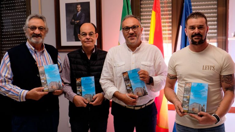 José Antonio Ramos y Óscar de San Macario publican un libro sobre Carmonita