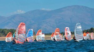 El embalse Gabriel y Galán acoge el Campeonato de España de Vela de Fórmula Windsurf