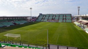 El estadio municipal de fútbol de Mérida recupera la denominación 'Estadio Romano José Fouto'