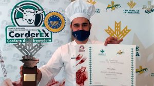Alejandro Hernández gana el XIII Premio Espiga Corderex-Caja Rural de Extremadura