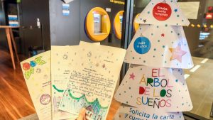 El 'Árbol de los sueños' de CaixaBank llevará la felicidad a la infancia en situación vulnerable