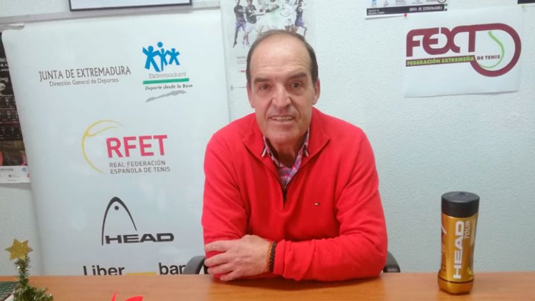 Francisco Román seguirá como presidente de la Federación Extremeña de Tenis