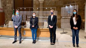 La Junta de Extremadura pone en marcha la 'Escuela de liderazgo inspirador' con el patrocinio de Ibercaja