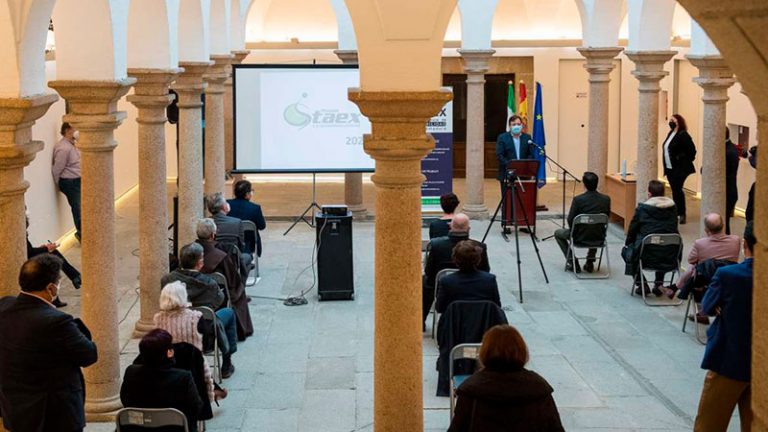 La Asamblea de Extremadura acoge la entrega de los Premios Otaex 2020