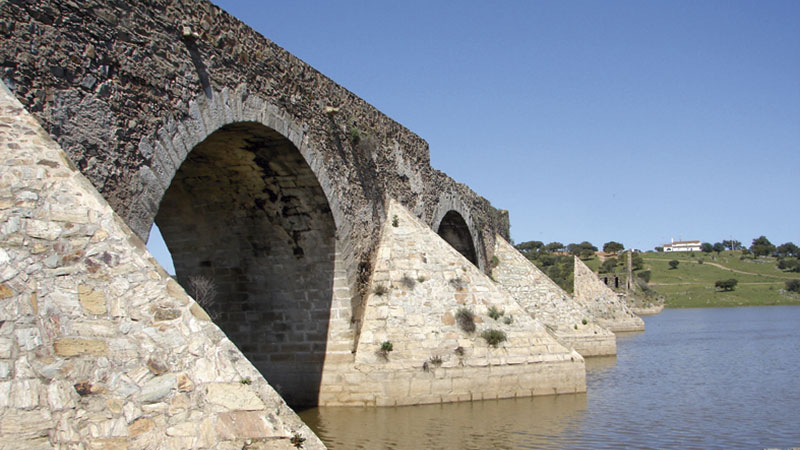 Restauro da ponte da Ajuda, em 1607, segundo a traça de Pero Vaz Pereira, arquiteto do Duque de Bragança. Grada 152. Francisco Bilou