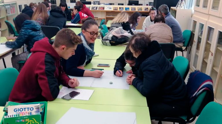 Estudiantes de Cabeza del Buey trabajan los ODS con usuarios de Plena inclusión