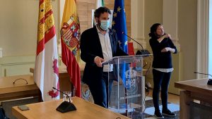 El Ayuntamiento de Cáceres comienza las obras de mejora de la accesibilidad en varias paradas de autobús