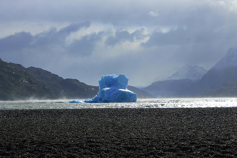 Premio al mejor trabajo fotográfico local. 'Azul intenso D.O. Glaciar Grey', de María del Prado Ordiales