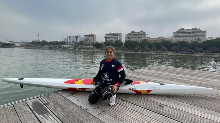 Estefanía Fernández comienza la temporada en el Campeonato de Extremadura de piragüismo