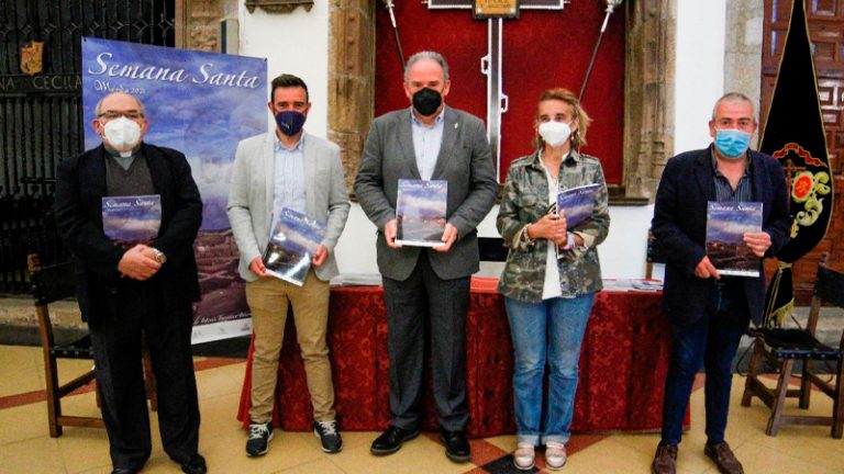 La Junta de Cofradías de Mérida edita la revista de la Semana Santa