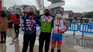 Los paratriatletas Kini Carrasco y Cristina Miranda se proclaman campeones de España de duatlón