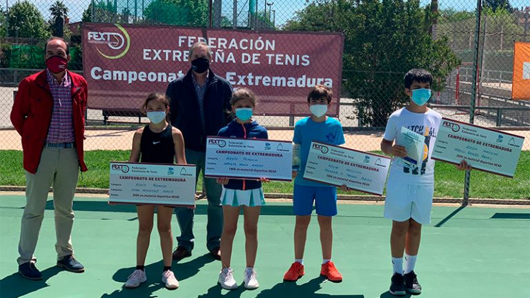 Los alevines Marcos Romero e Isabel Hernández se proclaman campeones de Extremadura de tenis