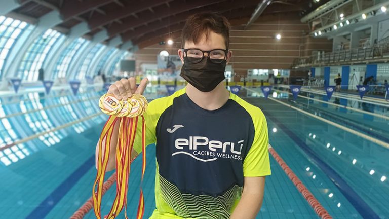 Guillermo Gracia gana cuatro medallas de oro en el Campeonato de España de Natación Feddi