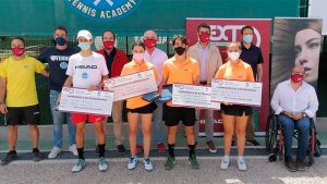 Los junior Claudia Contreras y Fernando Bulnes se proclaman campeones de Extremadura de tenis
