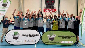 Las Escuelas Cacereñas de Voleibol ganan los campeonatos cadete y senior de Extremadura