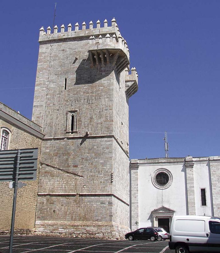 Pedra branca de Estremoz. Grada 156. Francisco Bilou