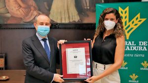 Caja Rural de Extremadura recibe el certificado Aenor por su sistema de compliance penal