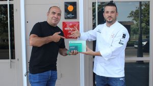 David Gibello recibe el premio 'Facebook Gather 2021' por su blog de cocina