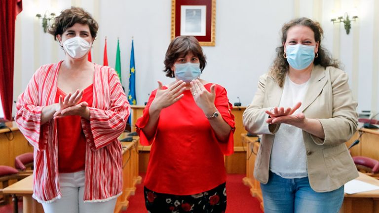 El Ayuntamiento de Mérida conmemora el Día de las lenguas de signos españolas