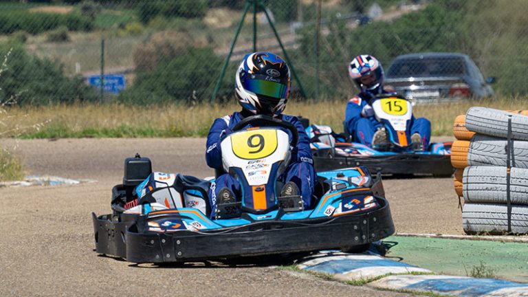 Roberto Benavente y Miguel Grande ganan la prueba de karting de Talavera la Real