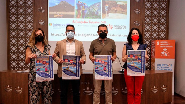 La Diputación de Badajoz pone en marcha el programa de actividades acuáticas familiares