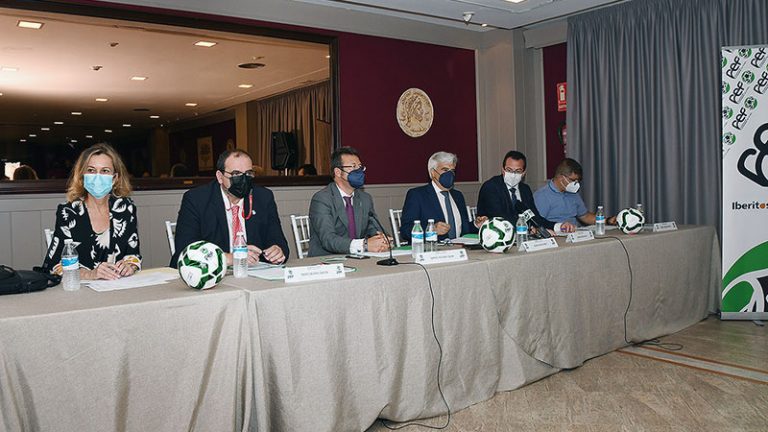 La Federación Extremeña de Fútbol celebra su asamblea anual y planifica su futuro