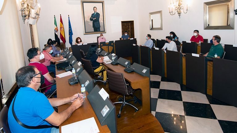 La Diputación de Cáceres continúa colaborando con los grupos de acción local y Redex