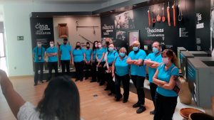 Los alumnos de la Escuela Profesional Dual Tentudía 21 visitan el Museo del Jamón de Monesterio