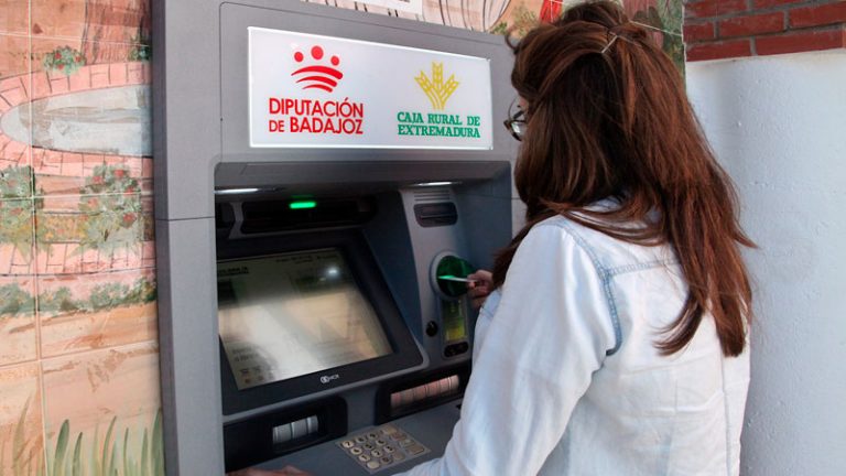 La Diputación de Badajoz favorece una de las mayores cuotas en la accesibilidad al dinero en efectivo