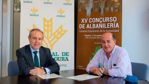 Caja Rural de Extremadura renueva su colaboración con el sector de la construcción
