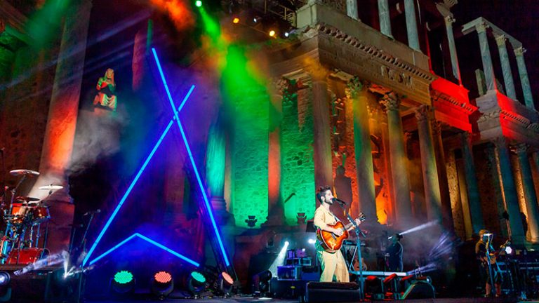 Camilo encandila a un público familiar en sus dos conciertos en el Stone & Music de Mérida