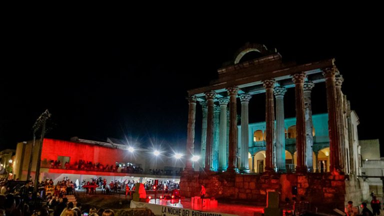 Miles de personas disfrutaron de la Noche del Patrimonio en Mérida y Cáceres