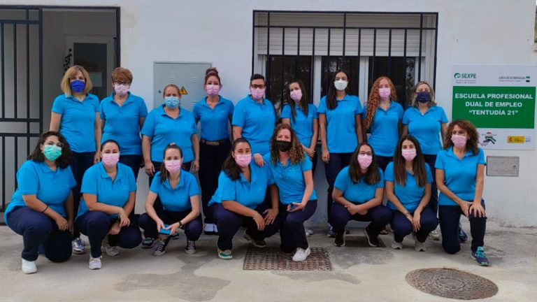 Comienzan las prácticas de atención a personas dependientes de la Escuela Dual de Empleo Tentudía 21