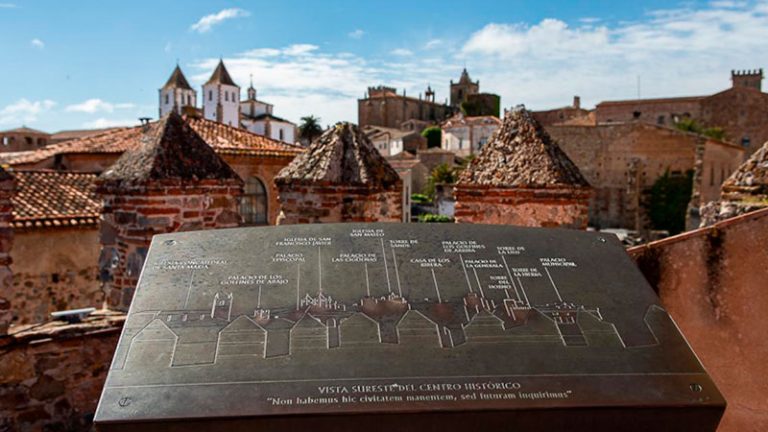 Los centros turísticos municipales de Cáceres modifican sus días de apertura