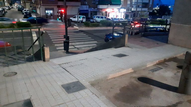 Concluye la obra de accesibilidad en uno de los accesos a la barriada Antonio Domínguez en Badajoz