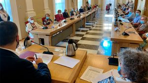 El Ayuntamiento de Cáceres celebra el Pleno de los Mayores