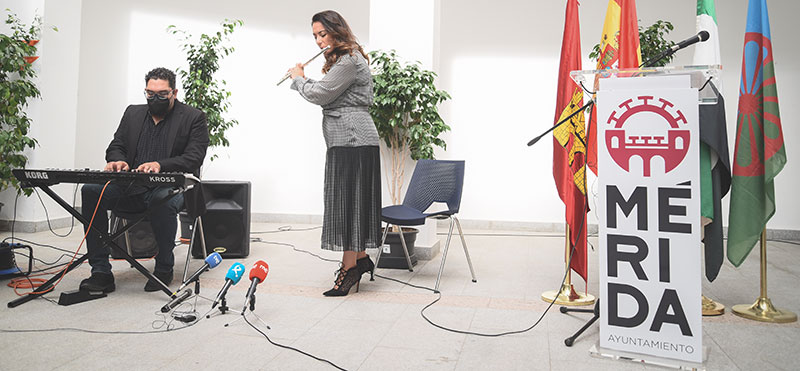 Concierto de inauguración de Ostalinda Suárez y 'El aspirina'. Foto: Ayuntamiento de Mérida