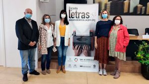 La Escuela de letras de Extremadura abre nueva convocatoria de cursos y presenta su primera antología