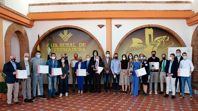 Caja Rural de Extremadura entrega los Premios Espiga Impulso de la actividad física y el deporte