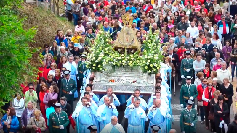 'Cacereñeando' en la bajada anual de la Virgen de la Montaña a Cáceres