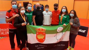 La Asociación Deportiva Cura Mora destaca en el campeonato de España de bádminton sub17