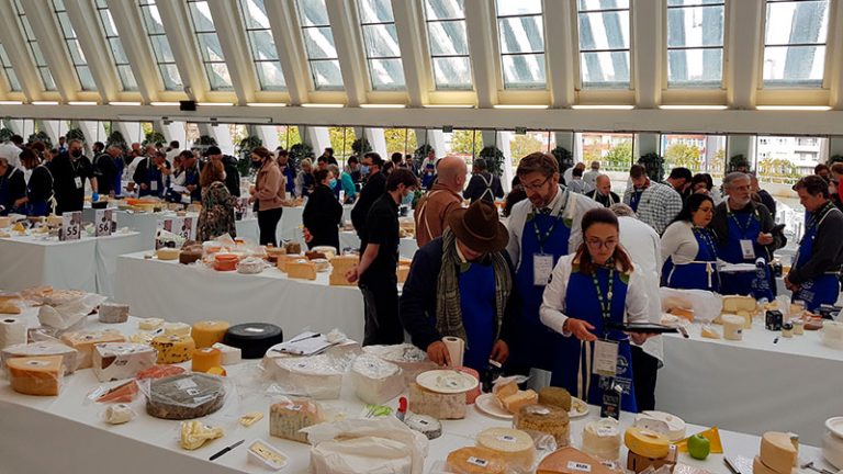 Quesos de la Denominación Torta del Casar son premiados en los 'World Cheese Awards'