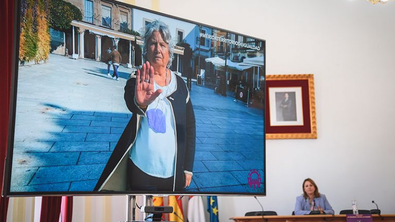 El Ayuntamiento de Mérida desarrolla una campaña de sensibilización con motivo del 25N