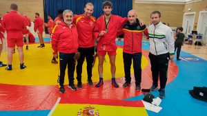 Javier Aragoneses consigue la medalla de plata en el Campeonato Británico de Lucha