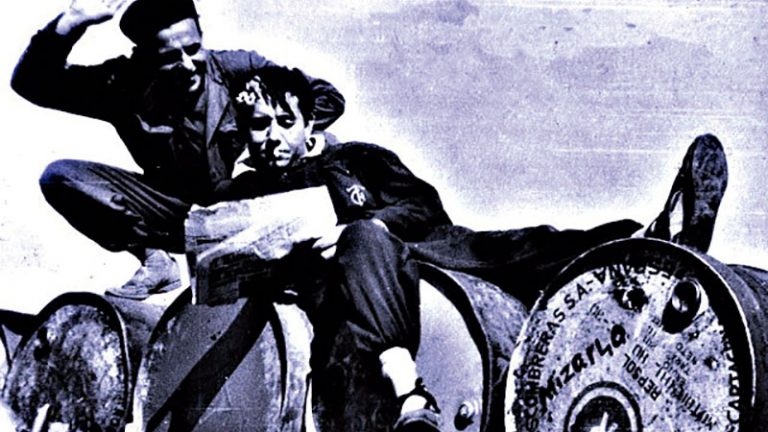 Días de radio. Porque somos hijos de las ondas y nietos de la brillantina. Grada 161. Rades